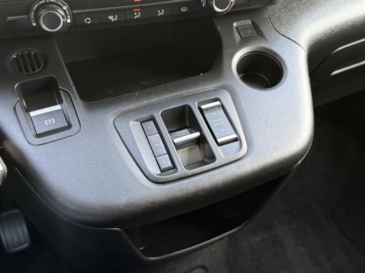 Opel Combo-e 50kWh 136 PK / AUTOMAAT / L1H1 / CAMERA / 1e EIG. / 35.706 KM! / CRUISE / AIRCO ActivLease financial lease