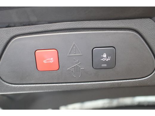 Opel Grandland X 1.6 Turbo Hybrid Elegance | Camera | AGR Stoel | Elek. Achterklep | Keyless | CarPlay | Climate |... ActivLease financial lease