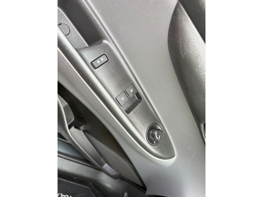 Opel KARL 1.0 75PK Innovation | VOORSTOELEN VERWARMD| CRUISE CONTROL| PARKEERSENSOREN ACHTER| CLIMATE CONTROL ActivLease financial lease