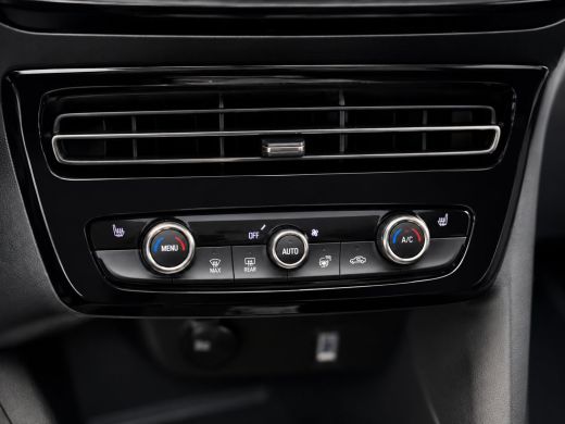 Opel Mokka-e GSE 54 kWh 280pk | Achteruitrijcamera | Alcantara bekleding in Jet Black | Dode hoek waarschuwing ActivLease financial lease