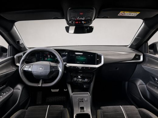 Opel Mokka-e GSE 54 kWh 280pk | Achteruitrijcamera | Alcantara bekleding in Jet Black | Dode hoek waarschuwing ActivLease financial lease