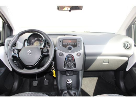 Peugeot 108 1.0 e-VTi Active | Airconditioning | Bluetooth | Mistlampen | Extra getinte ramen | Lederen stuur... ActivLease financial lease