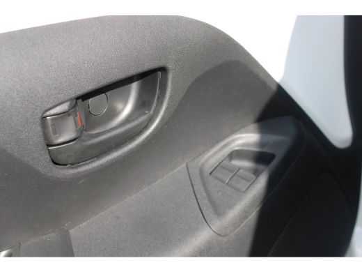 Peugeot 108 1.0 e-VTi Active | Airconditioning | Bluetooth | Mistlampen | Extra getinte ramen | Lederen stuur... ActivLease financial lease