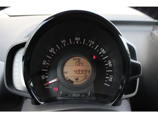 Peugeot 108 1.0 e-VTi Active | Airconditioning | Bluetooth | Mistlampen | Extra getinte ramen | Lederen stuur... ActivLease financial lease