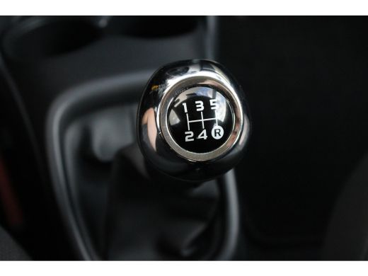 Peugeot 108 1.0 e-VTi Active | Airconditioning | Bluetooth | Mistlampen | Extra getinte ramen | Lederen stuur... ActivLease financial lease