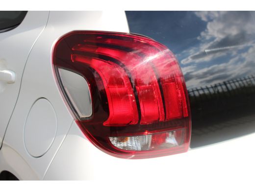 Peugeot 108 1.0 e-VTi Active | Airconditioning | Bluetooth | Mistlampen | Extra getinte ramen | Lederen stuur... ActivLease financial lease