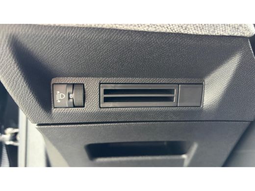 Peugeot 3008 1.2 HYBRID 145PK ALLURE AUTOMAAT / NAVI / LEDER / CLIMA / FULL-LED / 19" LMV / KEYLESS / CAMERA /... ActivLease financial lease
