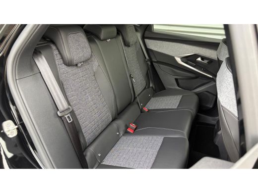 Peugeot 3008 1.2 HYBRID 145PK ALLURE AUTOMAAT / NAVI / LEDER / CLIMA / FULL-LED / 19" LMV / KEYLESS / CAMERA /... ActivLease financial lease