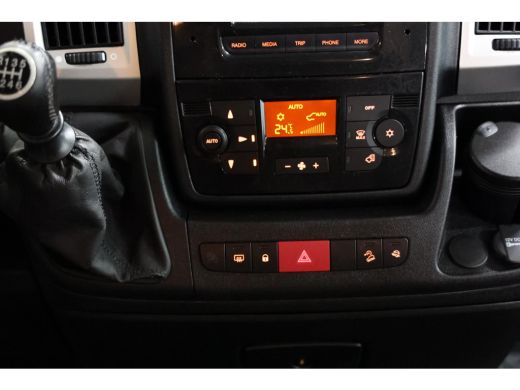 Peugeot Boxer 2.2 BlueHDI 9 Persoons Personenvervoer ActivLease financial lease