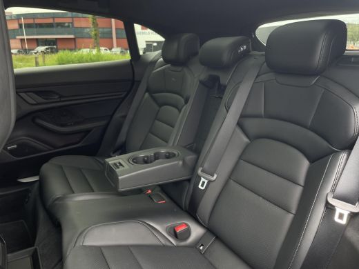 Porsche Taycan Cross Turismo 4S 93 kWh | Rijklaarprijs | SOH 92,9 | Incl. Gratis Laadpaal | BTW | Voorkant PPF |... ActivLease financial lease
