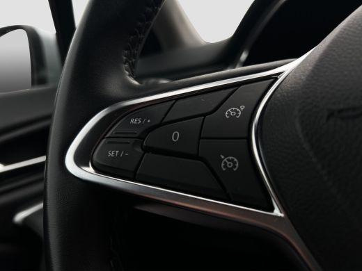 Renault Captur 1.6 E-Tech Hybrid 145 Intens Trekhaak | Stoelverwarming | Parkeersensoren | Keyless | LED | Full ... ActivLease financial lease
