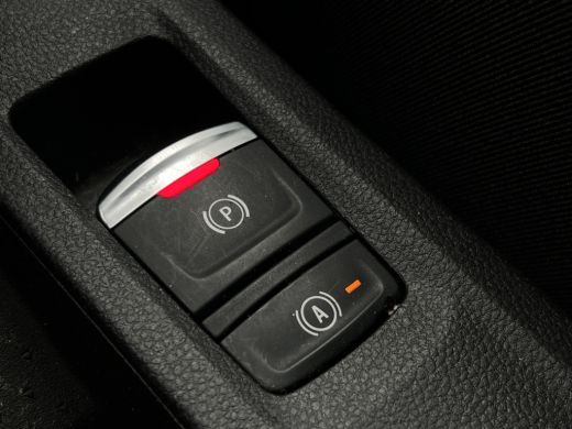 Renault Captur 1.6 E-Tech Hybrid 145 Intens Trekhaak | Stoelverwarming | Parkeersensoren | Keyless | LED | Full ... ActivLease financial lease