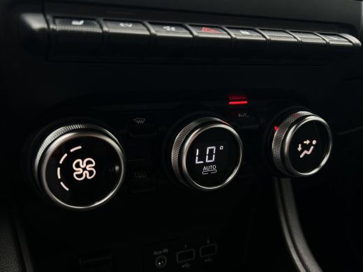Renault Captur 1.6 E-Tech Hybrid 145 Intens Trekhaak | Stoelverwarming | Parkeersensoren | Keyless | LED | Full ... ActivLease financial lease