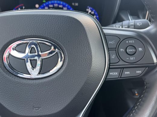Toyota Corolla 1.8 Hybrid Executive | Navigatie | Carplay | Parkeersensoren | Dode hoek waarschuwing | 18 inch L... ActivLease financial lease