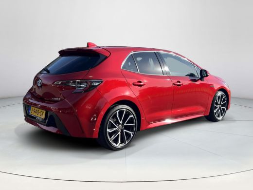 Toyota Corolla 1.8 Hybrid Executive | Navigatie | Carplay | Parkeersensoren | Dode hoek waarschuwing | 18 inch L... ActivLease financial lease