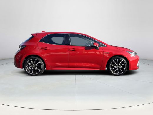 Toyota Corolla 1.8 Hybrid Executive | Navigatie | Carplay | Parkeersensoren | Dode hoek waarschuwing | 18 inch L... ActivLease financial lease