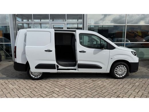 Toyota ProAce L2 Duty 1.5 D-4D 102PK Airco | Stoelverw. | Cruise | Camera | Navy by App ActivLease financial lease