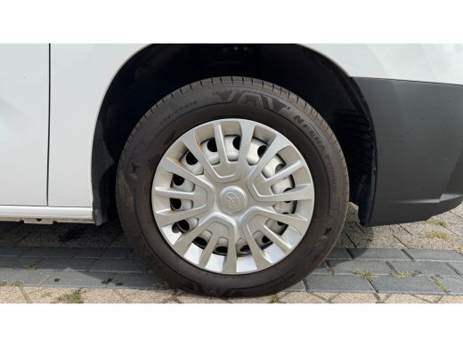 Toyota ProAce L2 Duty 1.5 D-4D 102PK Airco | Stoelverw. | Cruise | Camera | Navy by App ActivLease financial lease