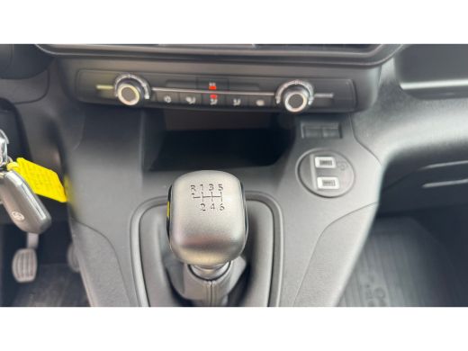 Toyota ProAce L2 Duty 1.5 D-4D 102PK Airco | Stoelverw. | Cruise | Camera | Navy by App ActivLease financial lease