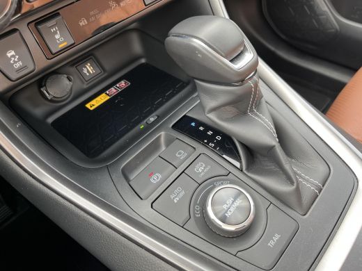 Toyota RAV4 2.5 Plug-in Hybrid AWD 300 GR Sport | All-in prijs | Automaat | Panoramadak | Leder bekleding ActivLease financial lease