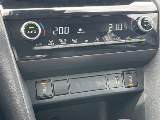 Toyota Yaris Cross 1.5 Hybrid Adventure | Navigatie | Head up display | Stoelverwarming | 18 inch LM-velgen | ActivLease financial lease