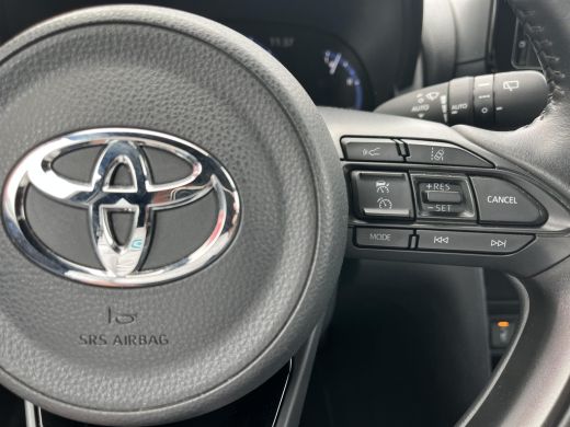 Toyota Yaris Cross 1.5 Hybrid Adventure | Navigatie | Head up display | Stoelverwarming | 18 inch LM-velgen | ActivLease financial lease
