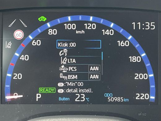 Toyota Yaris Cross 1.5 Hybrid Adventure | Navigatie | Head up display | Stoelverwarming | 18 inch LM-velgen | ActivLease financial lease