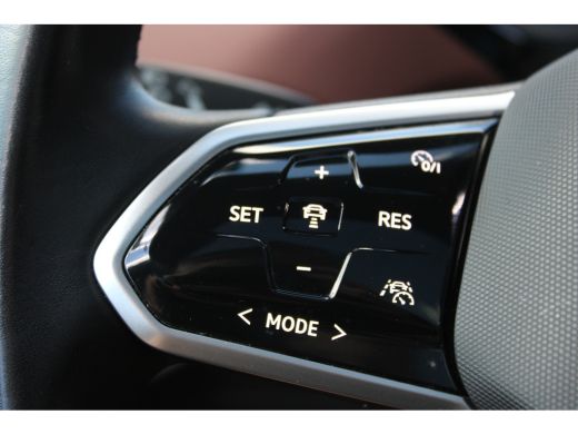 Volkswagen ID.5 Pro 77 kWh SOh 95% LED PANO NAVI TREKHAAK 83000KM!!! ActivLease financial lease