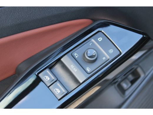 Volkswagen ID.5 Pro 77 kWh SOh 95% LED PANO NAVI TREKHAAK 83000KM!!! ActivLease financial lease