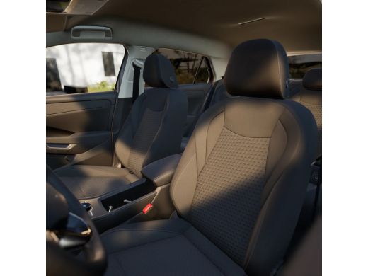 Volkswagen T-Roc Life Edition | 'App-Connect' draadloze smartphone integratie | 30,5 cm display met 2D en 3D weerg... ActivLease financial lease