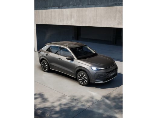Volkswagen T-Roc Life Edition | 'App-Connect' draadloze smartphone integratie | 30,5 cm display met 2D en 3D weerg... ActivLease financial lease