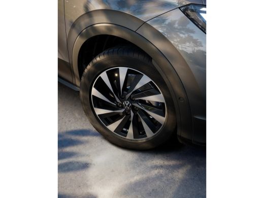 Volkswagen T-Roc Life Edition | 'App-Connect' draadloze smartphone integratie | 30,5 cm display met 2D en 3D weerg... ActivLease financial lease