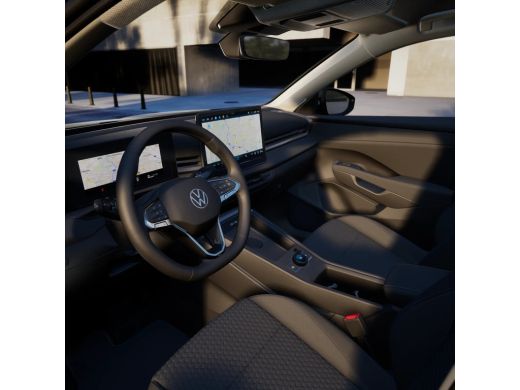 Volkswagen T-Roc Life Edition | 'App-Connect' draadloze smartphone integratie | 30,5 cm display met 2D en 3D weerg... ActivLease financial lease