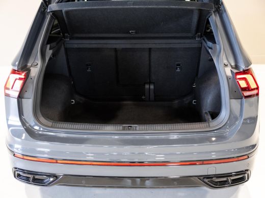 Volkswagen Tiguan 1.5 TSI 2x R-Line / 150pk / NAP / IQ Light / Automatische klimaatregeling / ActivLease financial lease