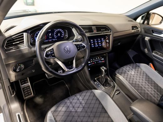 Volkswagen Tiguan 1.5 TSI 2x R-Line / 150pk / NAP / IQ Light / Automatische klimaatregeling / ActivLease financial lease