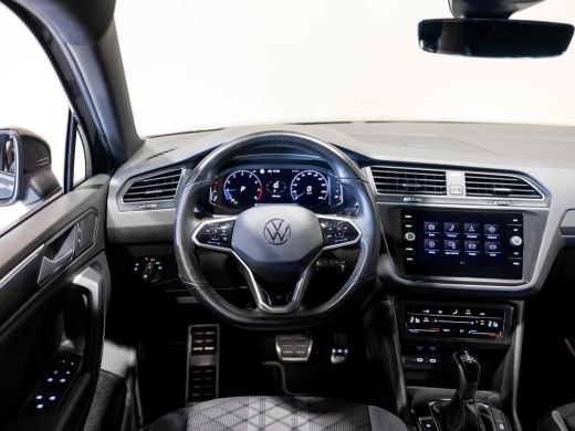 Volkswagen Tiguan 1.5 TSI 2x R-Line / 150pk / NAP / IQ Light / Automatische klimaatregeling / ActivLease financial lease