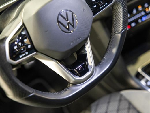 Volkswagen Tiguan 1.5 TSI 2x R-Line / 150pk / NAP / IQ Light / Automatische klimaatregeling / ActivLease financial lease