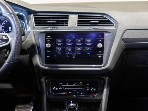 Volkswagen Tiguan 1.5 TSI 2x R-Line / 150pk / NAP / IQ Light / Automatische klimaatregeling / ActivLease financial lease