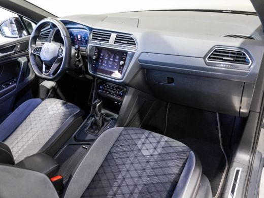 Volkswagen Tiguan 1.5 TSI 2x R-Line / 150pk / NAP / IQ Light / Automatische klimaatregeling / ActivLease financial lease