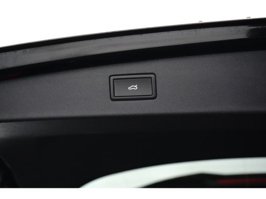 Volkswagen Tiguan 1.5 TSI eHybrid 150 kW Life SOH 100% | LED koplampen | Lichtmetalen velgen 18" | Rondomzicht camera ActivLease financial lease