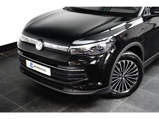 Volkswagen Tiguan 1.5 TSI eHybrid 150 kW Life SOH 100% | LED koplampen | Lichtmetalen velgen 18" | Rondomzicht camera ActivLease financial lease