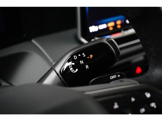 Volkswagen Tiguan 1.5 TSI eHybrid 150 kW Life SOH 100% | LED koplampen | Lichtmetalen velgen 18" | Rondomzicht camera ActivLease financial lease