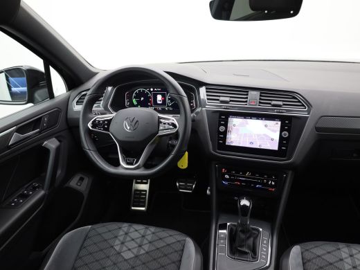 Volkswagen Tiguan 1.5 TSI R-Line Business | Black Style | IQ Light | Side Assist | Elk. A-klep | Camera | Prijs Rij... ActivLease financial lease