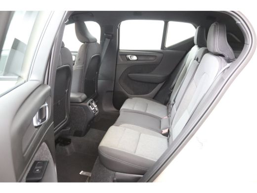 Volvo  XC40 2.0 B4 Plus Dark | Trekhaak | Sand Dune! | Haman/Kardon | Allseason | Camera | ActivLease financial lease