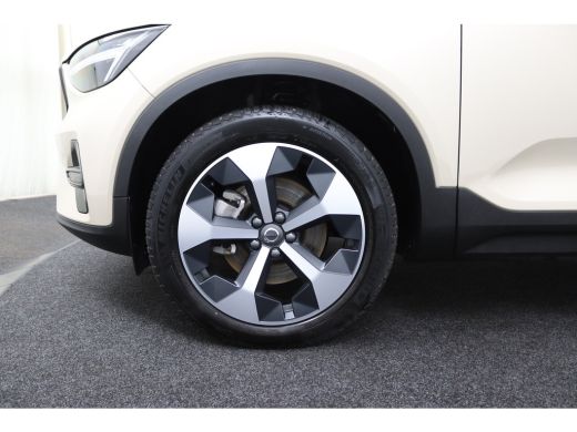 Volvo  XC40 2.0 B4 Plus Dark | Trekhaak | Sand Dune! | Haman/Kardon | Allseason | Camera | ActivLease financial lease