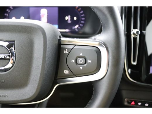 Volvo  XC40 2.0 B4 Plus Dark | Trekhaak | Sand Dune! | Haman/Kardon | Allseason | Camera | ActivLease financial lease