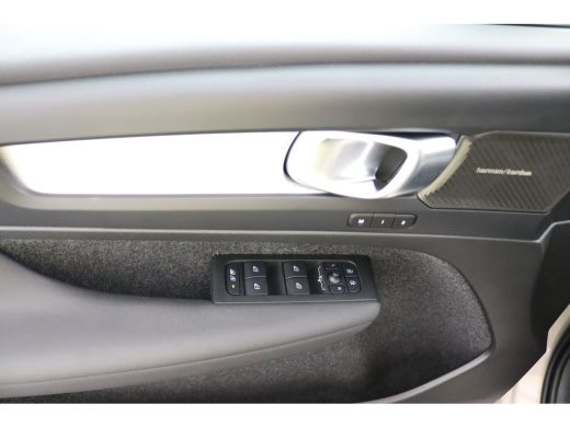 Volvo  XC40 2.0 B4 Plus Dark | Trekhaak | Sand Dune! | Haman/Kardon | Allseason | Camera | ActivLease financial lease