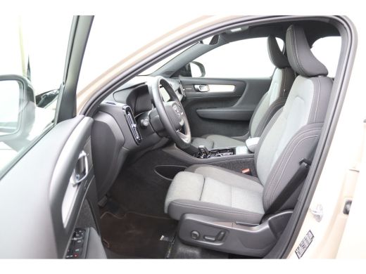 Volvo  XC40 2.0 B4 Plus Dark | Trekhaak | Sand Dune! | Haman/Kardon | Allseason | Camera | ActivLease financial lease