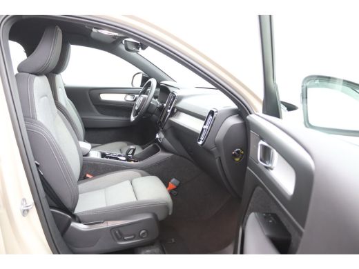 Volvo  XC40 2.0 B4 Plus Dark | Trekhaak | Sand Dune! | Haman/Kardon | Allseason | Camera | ActivLease financial lease