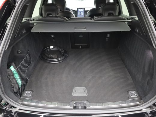 Volvo  XC60 2.0 T6 Plug-in hybrid AWD Plus Dark | Trekhaak | Panodak | Dode Hoek | 360 Camera | Harman Kardon... ActivLease financial lease